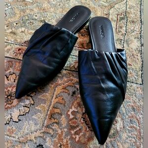 Vince Hedi Black Leather Mule Flats Size 7
